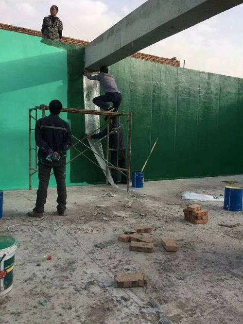 融安针对老旧车间地面普遍存在的起砂、裂缝问题